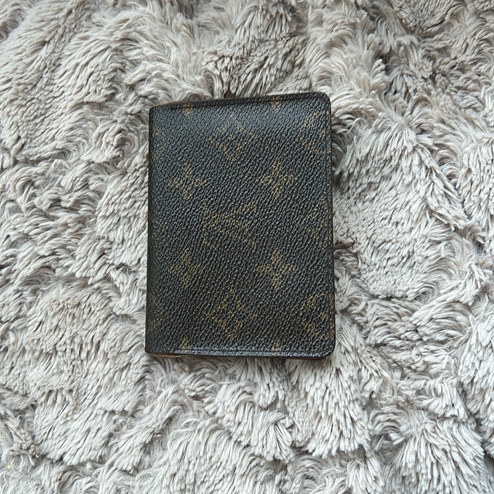 LOUIS VUITTON ID / Card holder